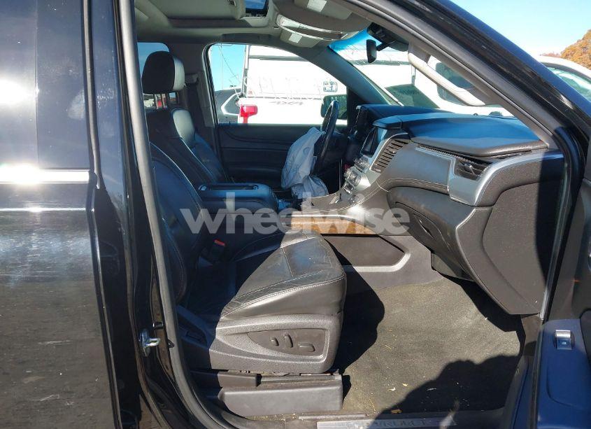 Photo 5 of 2015 Chevrolet Suburban 1500 LT (VIN 1GNSKJKCXFR746757)