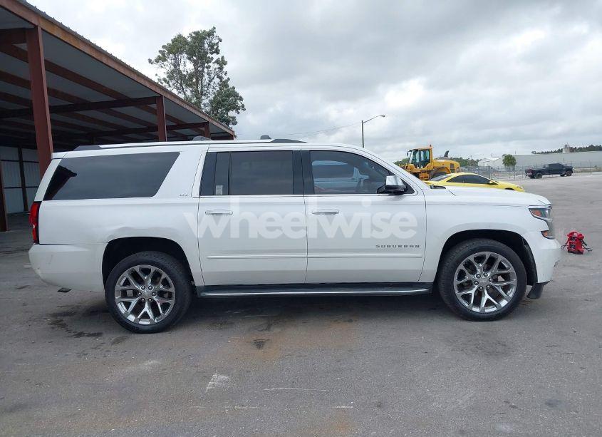 Photo 13 of 2016 Chevrolet Suburban LTZ (VIN 1GNSKJKCXGR166782)
