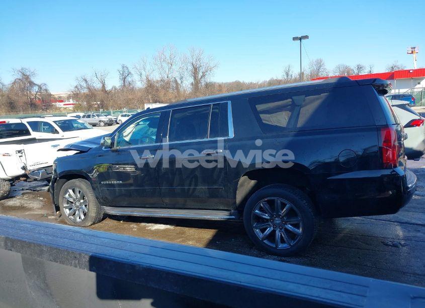 Photo 14 of 2018 Chevrolet Suburban PREMIER (VIN 1GNSKJKCXJR134700)