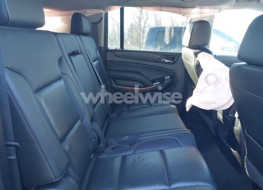 Photo 8 of 2018 Chevrolet Suburban PREMIER (VIN 1GNSKJKCXJR134700)