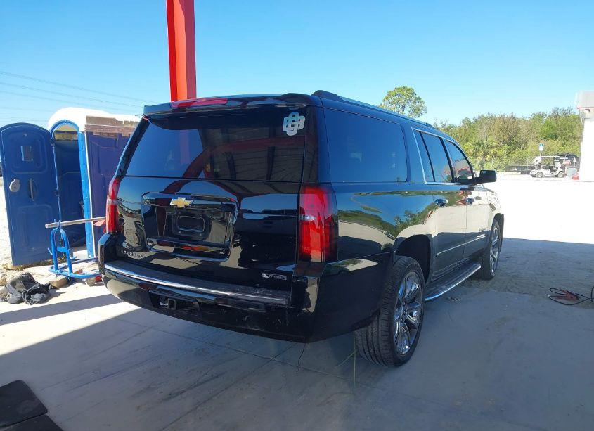 Photo 4 of 2018 Chevrolet Suburban PREMIER (VIN 1GNSKJKCXJR290901)