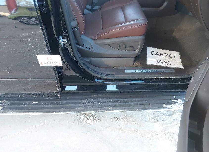 Photo 6 of 2018 Chevrolet Suburban PREMIER (VIN 1GNSKJKCXJR290901)