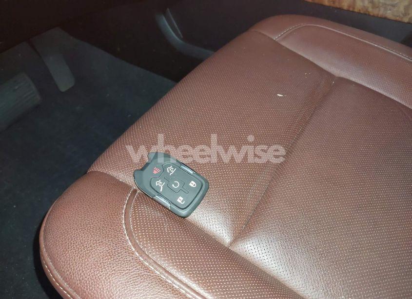 Photo 11 of 2019 Chevrolet Suburban PREMIER (VIN 1GNSKJKJ2KR354283)