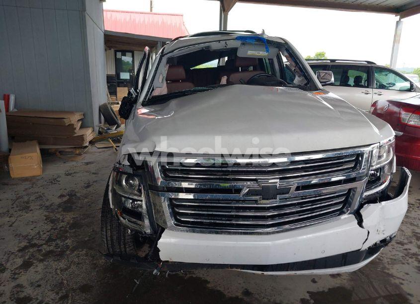 Photo 12 of 2019 Chevrolet Suburban PREMIER (VIN 1GNSKJKJ2KR354283)