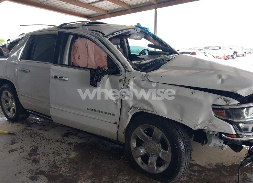 Photo 13 of 2019 Chevrolet Suburban PREMIER (VIN 1GNSKJKJ2KR354283)