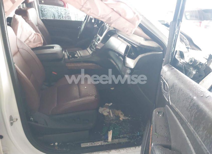 Photo 5 of 2019 Chevrolet Suburban PREMIER (VIN 1GNSKJKJ2KR354283)