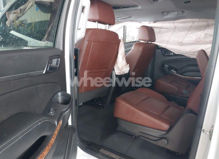 Photo 8 of 2019 Chevrolet Suburban PREMIER (VIN 1GNSKJKJ2KR354283)