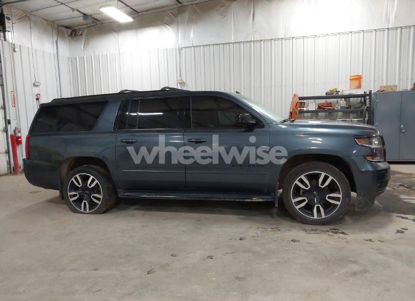 Photo 13 of 2019 Chevrolet Suburban PREMIER (VIN 1GNSKJKJ8KR169252)