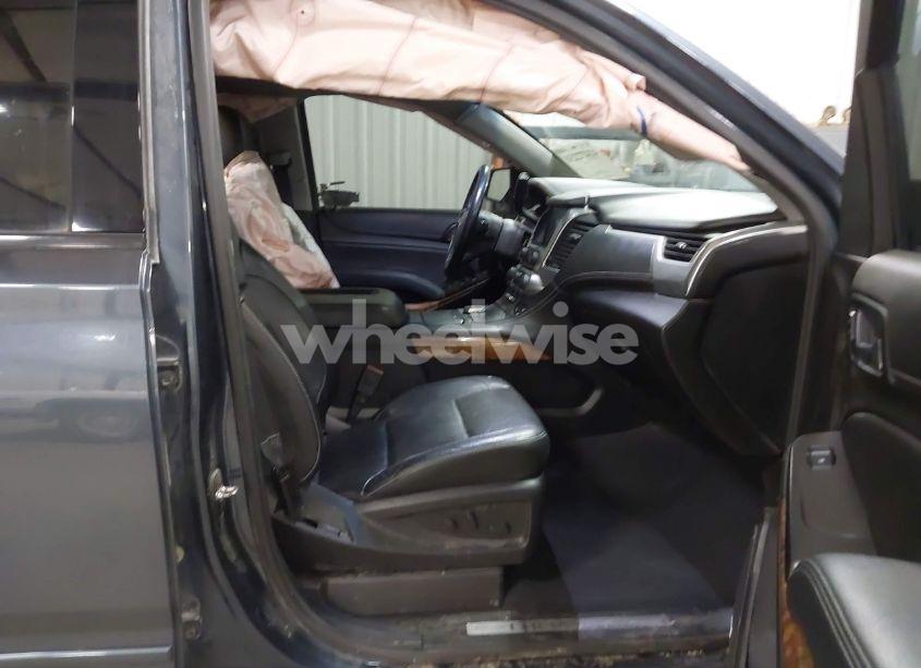 Photo 5 of 2019 Chevrolet Suburban PREMIER (VIN 1GNSKJKJ8KR169252)