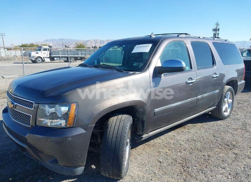 Photo 2 of 2011 Chevrolet Suburban 1500 LTZ (VIN 1GNSKKE30BR265556)