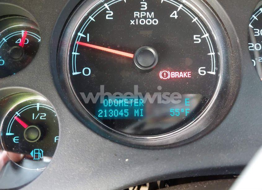 Photo 15 of 2011 Chevrolet Suburban 1500 LTZ (VIN 1GNSKKE35BR295927)