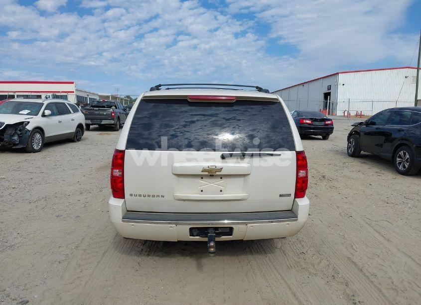 Photo 16 of 2011 Chevrolet Suburban 1500 LTZ (VIN 1GNSKKE35BR295927)