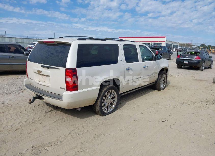 Photo 4 of 2011 Chevrolet Suburban 1500 LTZ (VIN 1GNSKKE35BR295927)