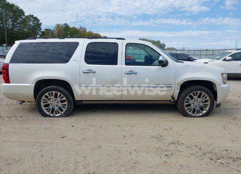 Photo 6 of 2011 Chevrolet Suburban 1500 LTZ (VIN 1GNSKKE35BR295927)