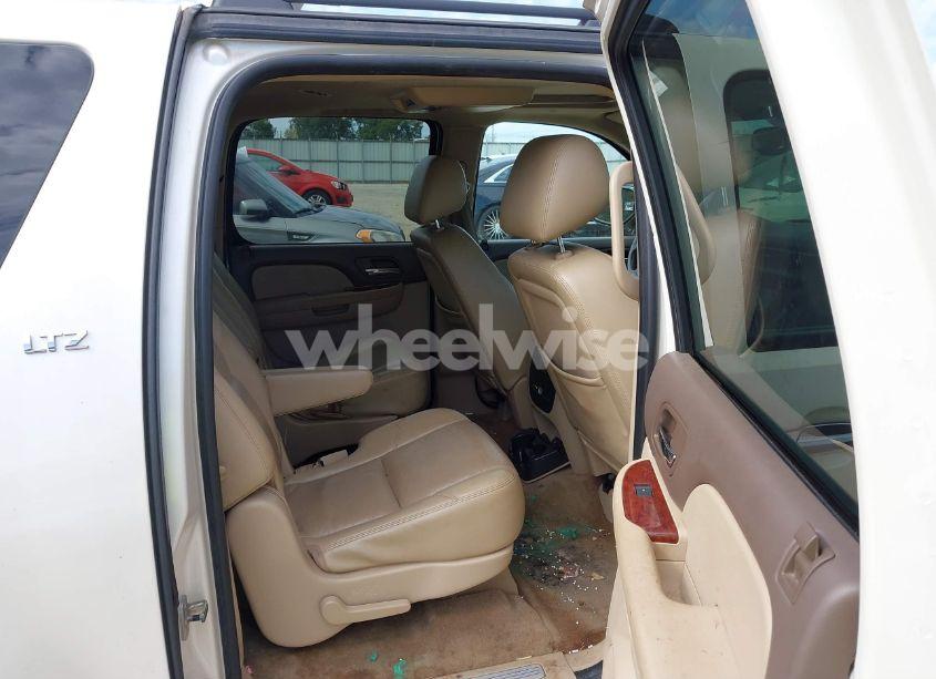 Photo 8 of 2011 Chevrolet Suburban 1500 LTZ (VIN 1GNSKKE35BR295927)