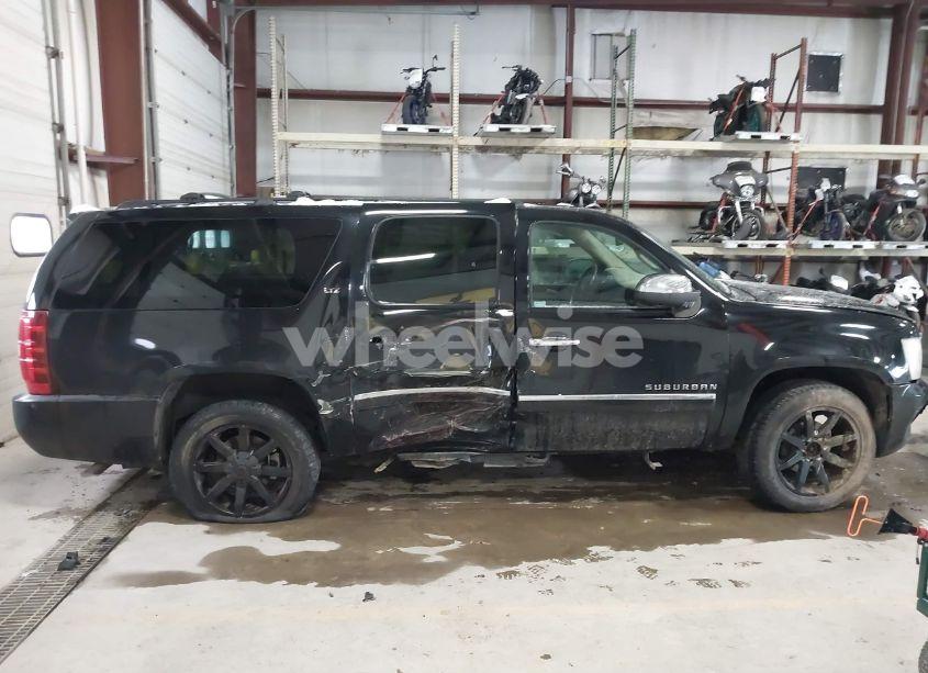 Photo 13 of 2011 Chevrolet Suburban 1500 LTZ (VIN 1GNSKKE36BR107013)