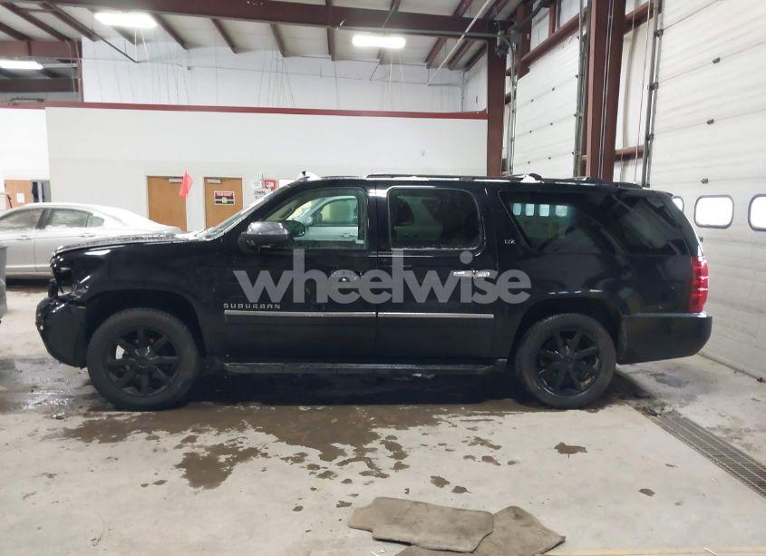 Photo 14 of 2011 Chevrolet Suburban 1500 LTZ (VIN 1GNSKKE36BR107013)