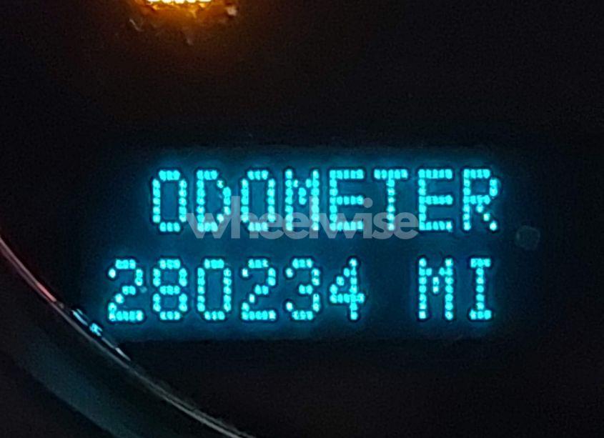 Photo 15 of 2011 Chevrolet Suburban 1500 LTZ (VIN 1GNSKKE36BR107013)