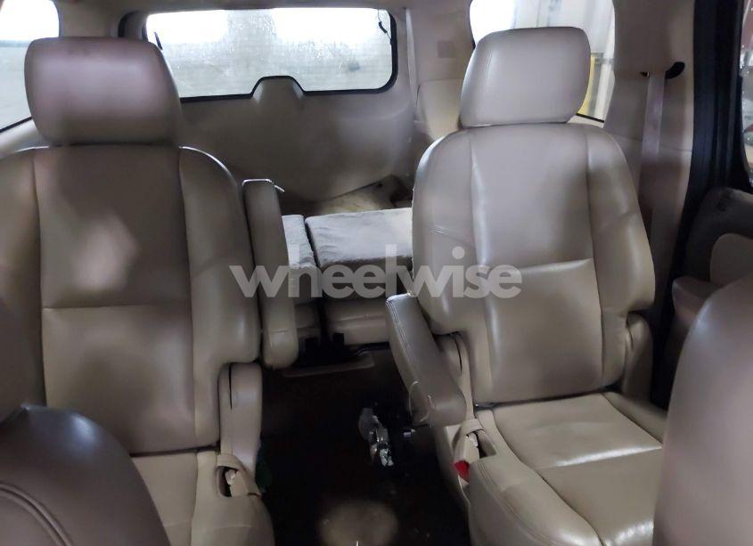 Photo 8 of 2011 Chevrolet Suburban 1500 LTZ (VIN 1GNSKKE36BR107013)