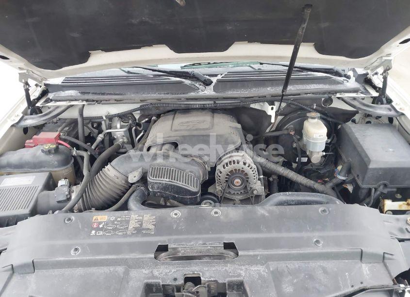 Photo 10 of 2011 Chevrolet Suburban 1500 LTZ (VIN 1GNSKKE36BR312444)