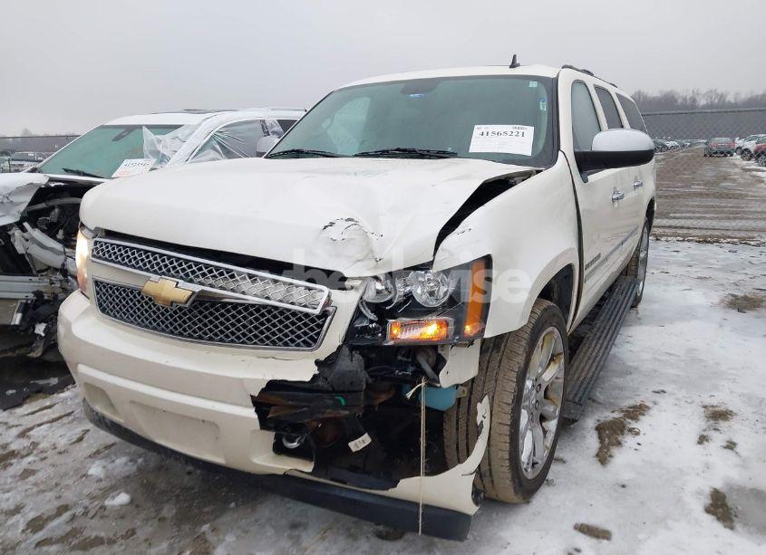 Photo 2 of 2011 Chevrolet Suburban 1500 LTZ (VIN 1GNSKKE36BR312444)