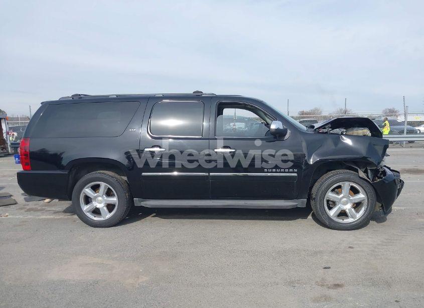 Photo 13 of 2011 Chevrolet Suburban 1500 LTZ (VIN 1GNSKKE37BR331312)