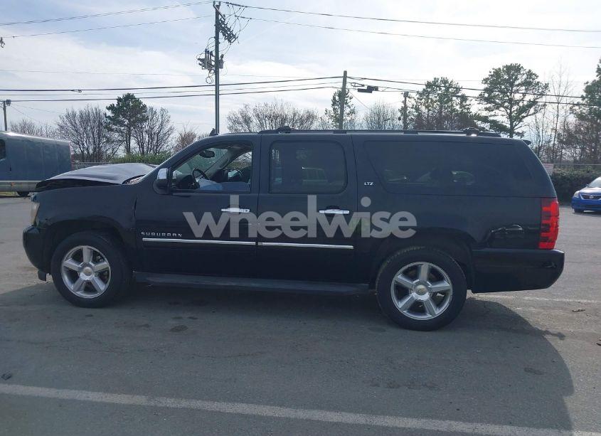 Photo 14 of 2011 Chevrolet Suburban 1500 LTZ (VIN 1GNSKKE37BR331312)
