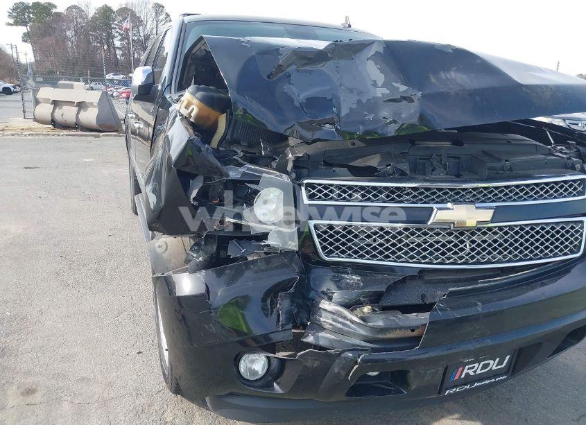 Photo 6 of 2011 Chevrolet Suburban 1500 LTZ (VIN 1GNSKKE37BR331312)