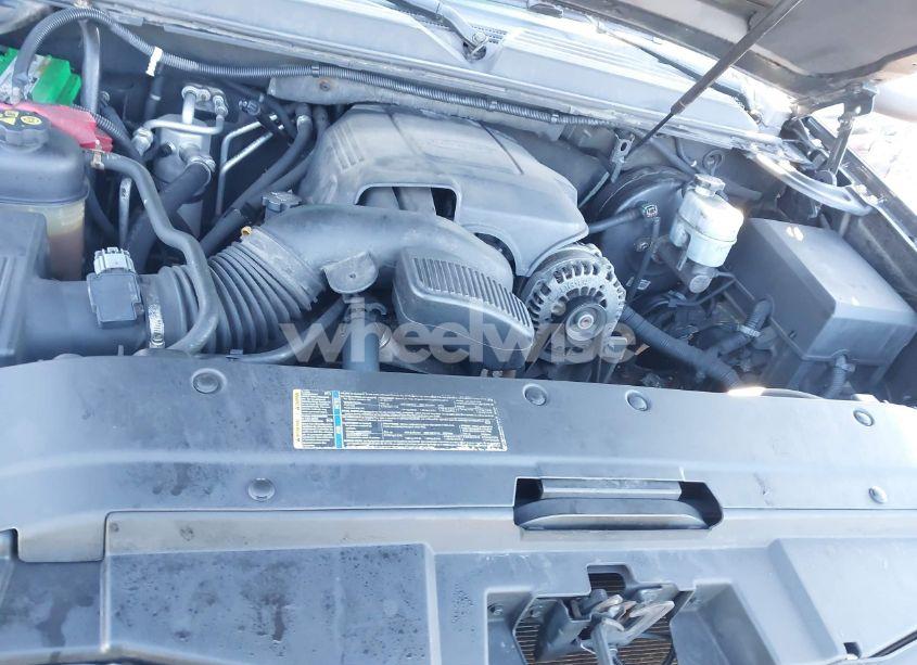 Photo 10 of 2011 Chevrolet Suburban 1500 LTZ (VIN 1GNSKKE38BR102914)