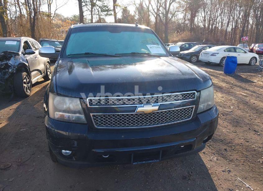 Photo 12 of 2011 Chevrolet Suburban 1500 LTZ (VIN 1GNSKKE38BR102914)