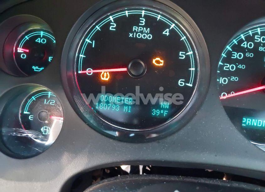 Photo 15 of 2011 Chevrolet Suburban 1500 LTZ (VIN 1GNSKKE38BR102914)