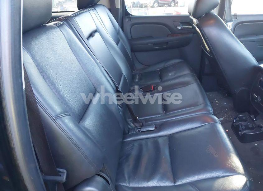 Photo 8 of 2011 Chevrolet Suburban 1500 LTZ (VIN 1GNSKKE38BR102914)