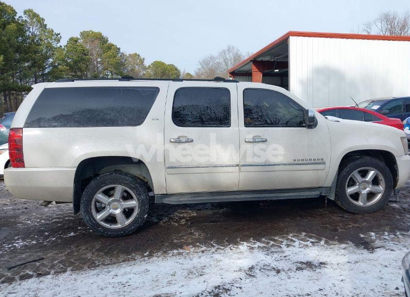 Photo 13 of 2011 Chevrolet Suburban 1500 LTZ (VIN 1GNSKKE38BR231882)