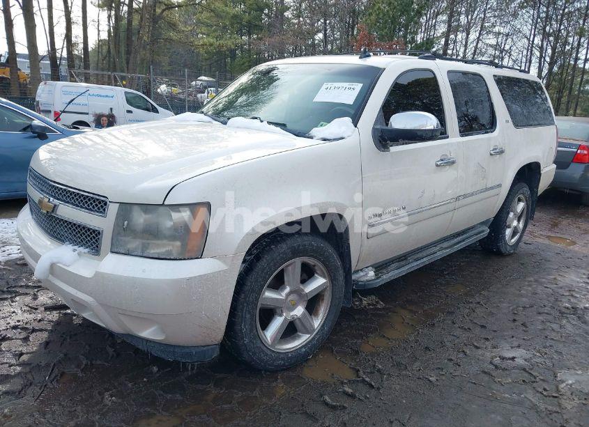 Photo 2 of 2011 Chevrolet Suburban 1500 LTZ (VIN 1GNSKKE38BR231882)