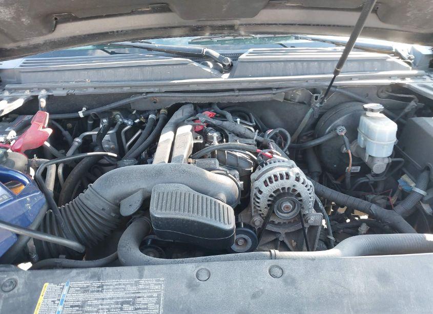 Photo 10 of 2011 Chevrolet Suburban 1500 LTZ (VIN 1GNSKKE3XBR171264)