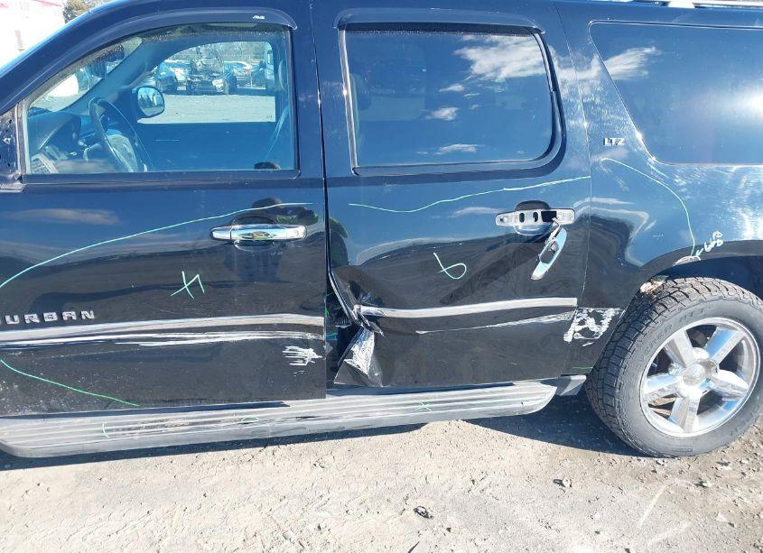 Photo 6 of 2011 Chevrolet Suburban 1500 LTZ (VIN 1GNSKKE3XBR171264)