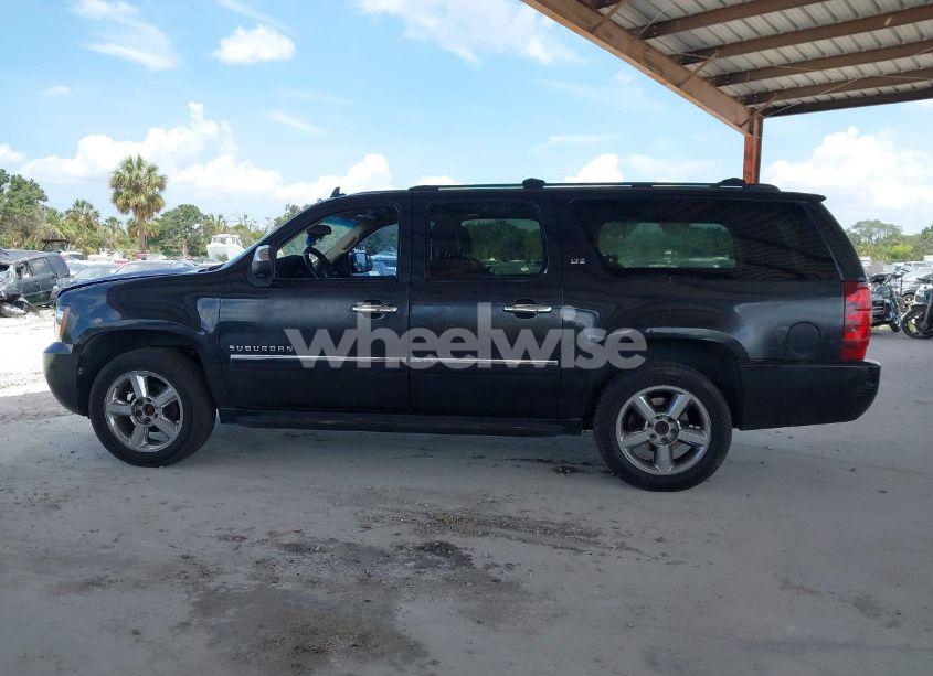 Photo 14 of 2011 Chevrolet Suburban 1500 LTZ (VIN 1GNSKKE3XBR180241)