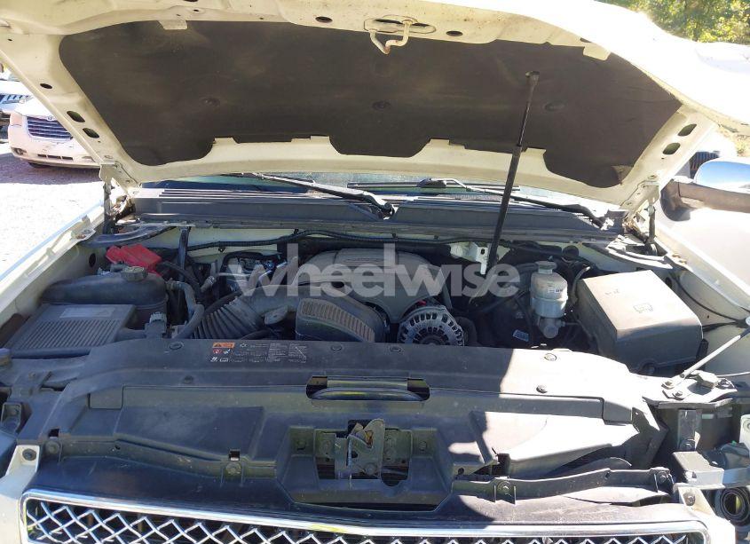 Photo 10 of 2013 Chevrolet Suburban 1500 LTZ (VIN 1GNSKKE70DR329679)