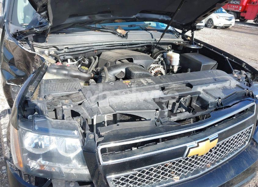 Photo 10 of 2014 Chevrolet Suburban 1500 LTZ (VIN 1GNSKKE70ER137678)