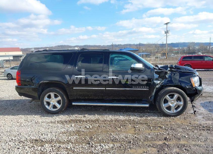 Photo 13 of 2014 Chevrolet Suburban 1500 LTZ (VIN 1GNSKKE70ER137678)