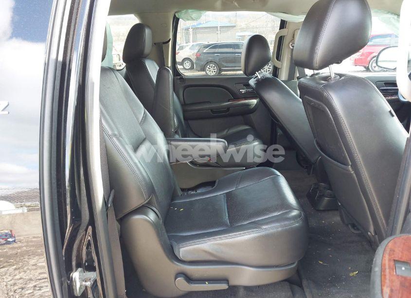 Photo 8 of 2014 Chevrolet Suburban 1500 LTZ (VIN 1GNSKKE70ER137678)