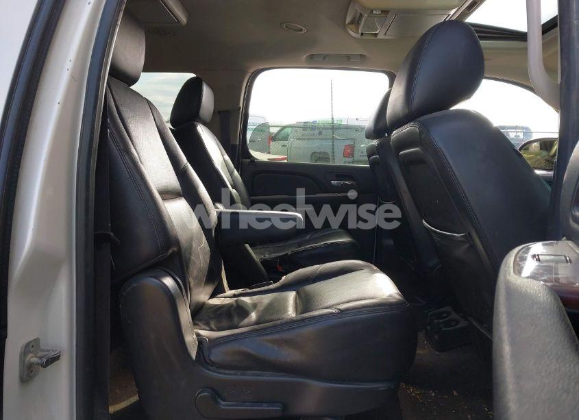 Photo 8 of 2012 Chevrolet Suburban 1500 LTZ (VIN 1GNSKKE71CR251475)