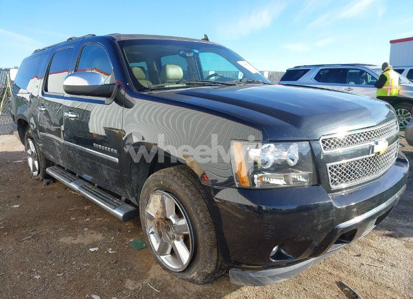 2013 Chevrolet Suburban 1500 LTZ (VIN 1GNSKKE72DR317310) main photo