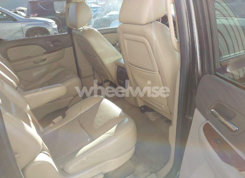 Photo 8 of 2013 Chevrolet Suburban 1500 LTZ (VIN 1GNSKKE72DR317310)