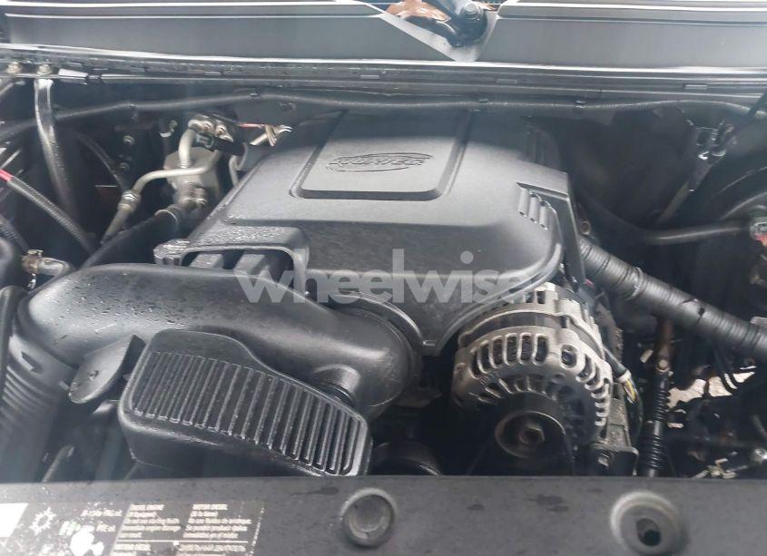 Photo 10 of 2012 Chevrolet Suburban 1500 LTZ (VIN 1GNSKKE74CR221161)