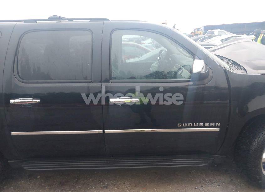 Photo 14 of 2012 Chevrolet Suburban 1500 LTZ (VIN 1GNSKKE74CR221161)