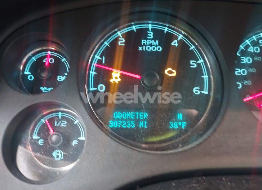 Photo 16 of 2012 Chevrolet Suburban 1500 LTZ (VIN 1GNSKKE74CR221161)