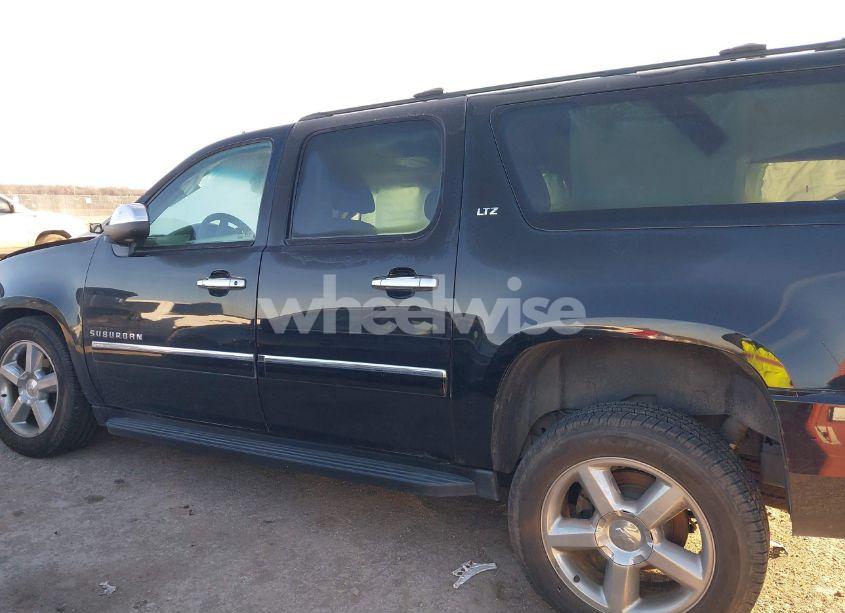 Photo 12 of 2012 Chevrolet Suburban 1500 LTZ (VIN 1GNSKKE75CR133445)
