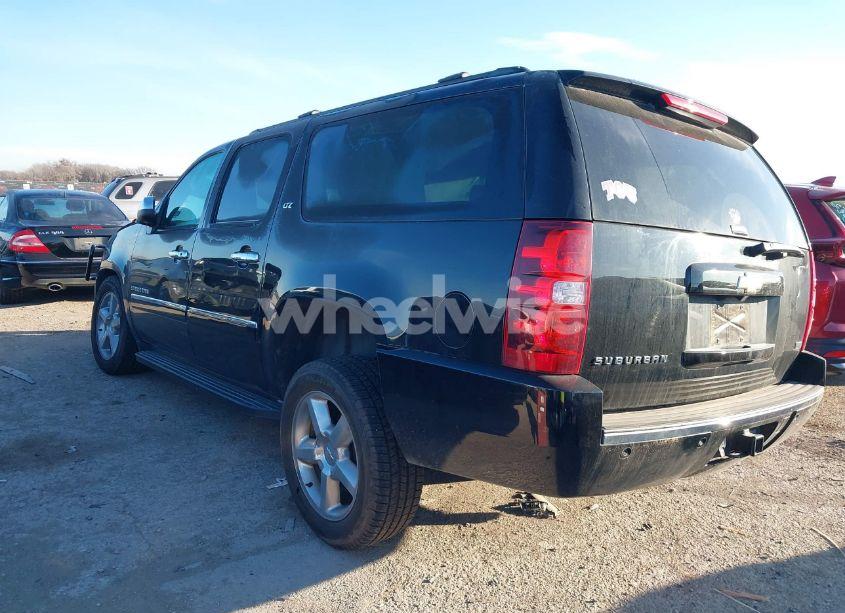 Photo 3 of 2012 Chevrolet Suburban 1500 LTZ (VIN 1GNSKKE75CR133445)