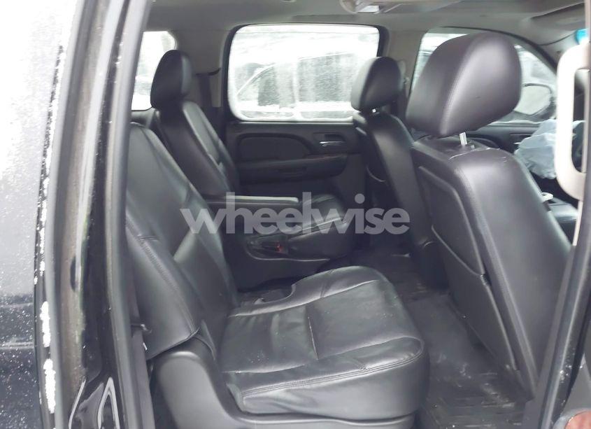 Photo 8 of 2012 Chevrolet Suburban 1500 LTZ (VIN 1GNSKKE75CR215742)